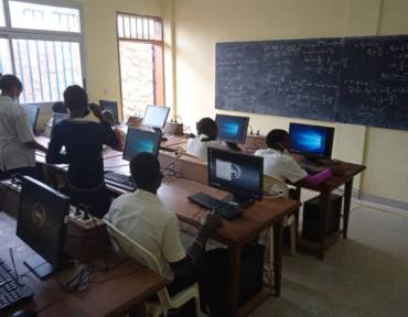 Camerun – Una migliore educazione informatica per gli allievi dell’Istituto “Don Bosco” di Mimboman