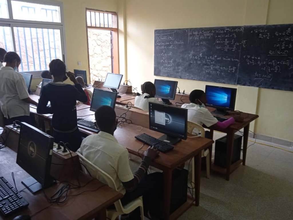 Camerun – Una migliore educazione informatica per gli allievi dell’Istituto “Don Bosco” di Mimboman
